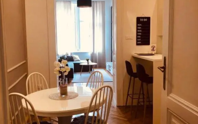 Room 44