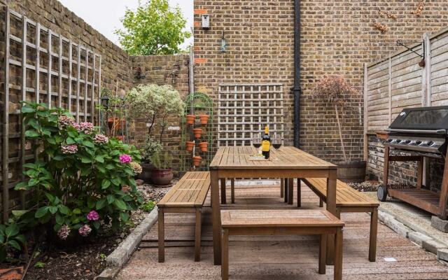 Charming Golborne Escape
