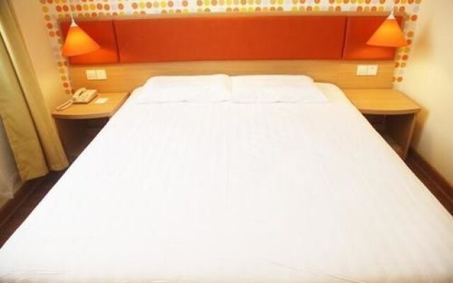 Home Inn Yichun Huanglong Building