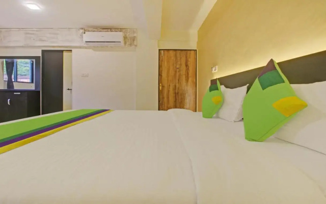 Treebo Trend Raaya Regency