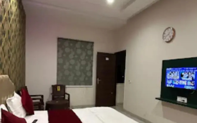 Goroomgo 11 Inn Ludhiana