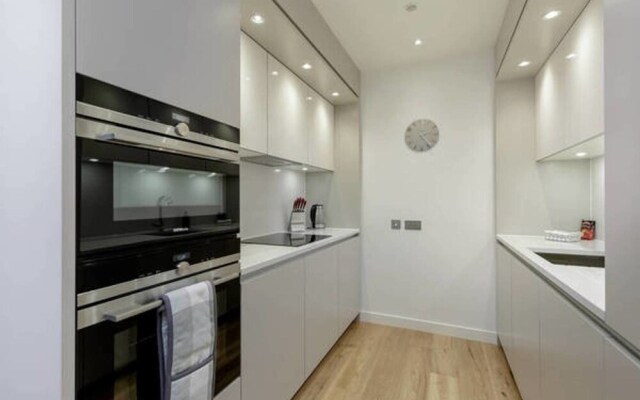 Luxury Apartment - Quartermile
