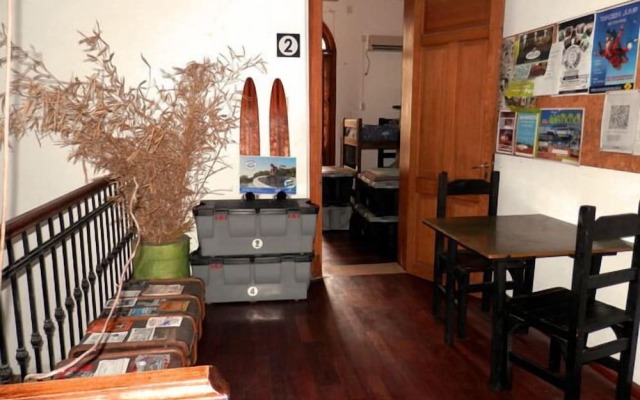 Llanura Hostel