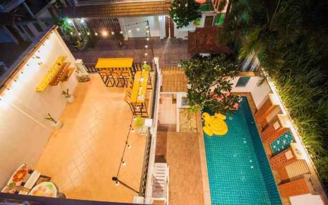 4 Bedroom Pool Villa 2  km from Walking street