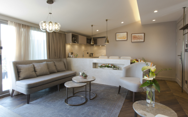 Noble22 Suites
