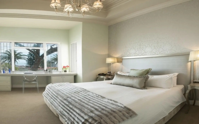 The Clarendon - Fresnaye