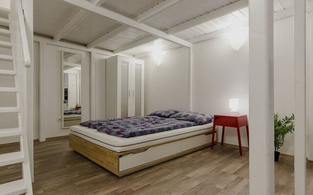 Clove Apartment