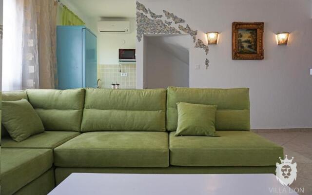 Villa Lion