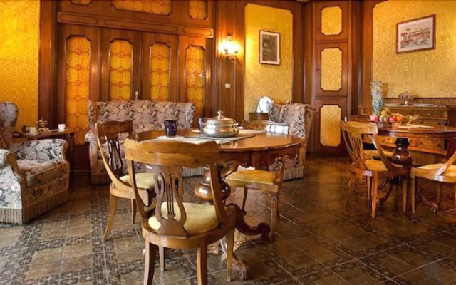 Aurelia Rooms&Luxury office