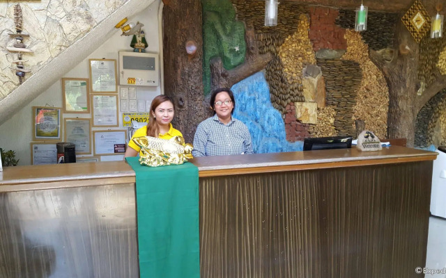 La Charica Inn & Suites