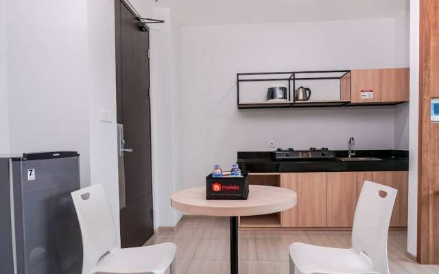 1BR Luxury Citra Lake Suites Apartment