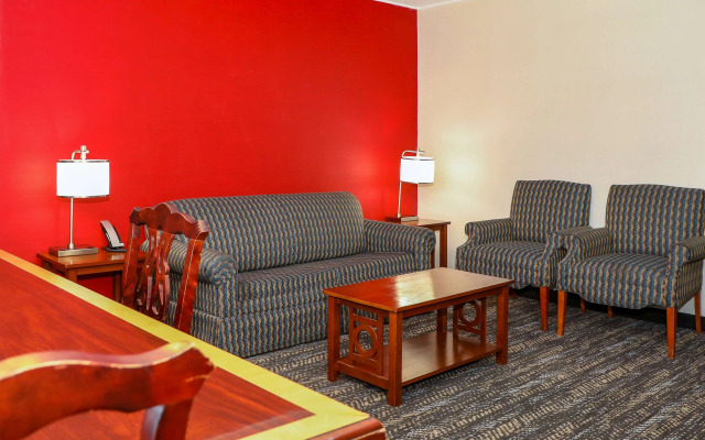 Ramada by Wyndham Cumberland Downtown