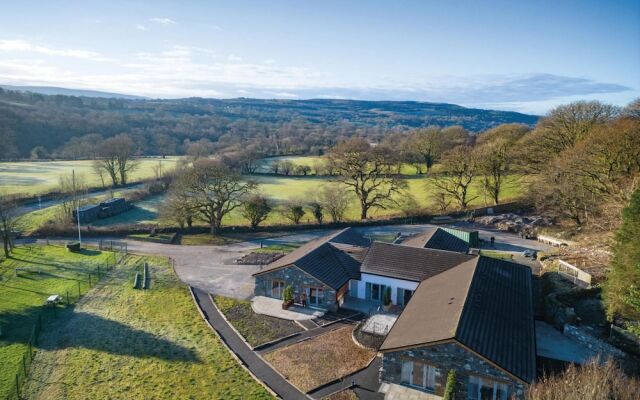 Suite 8 - Sleeping Giant Hotel - PEN Y CAE Inn