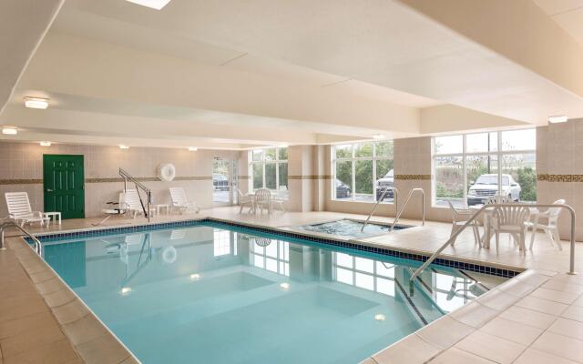 Country Inn & Suites by Radisson, Harrisburg - Hershey West, PA