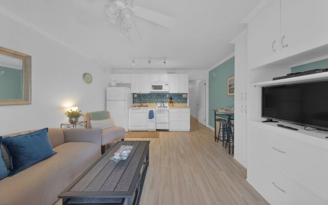 Beachy Days Escape - Cozy Haven Steps From Beach!