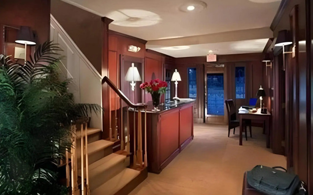 Chateau Inn and Suites
