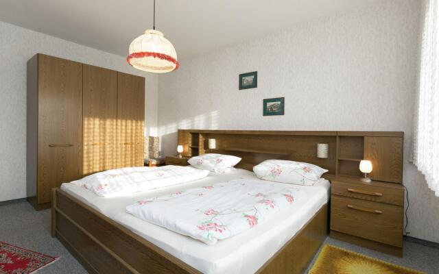 Beautiful Apartment in Winnen near Forest and Town Centre