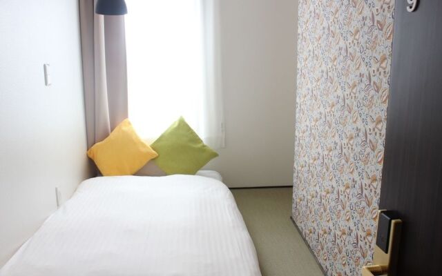 hostel & powder room crane - Caters to Women