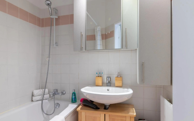 Yeshello Elegant Apartment near Central Vienna