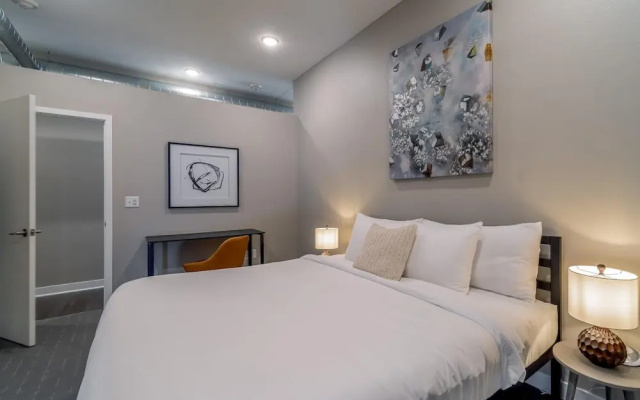 Des Moines Classy 2BD 2BA Downtown Apartment