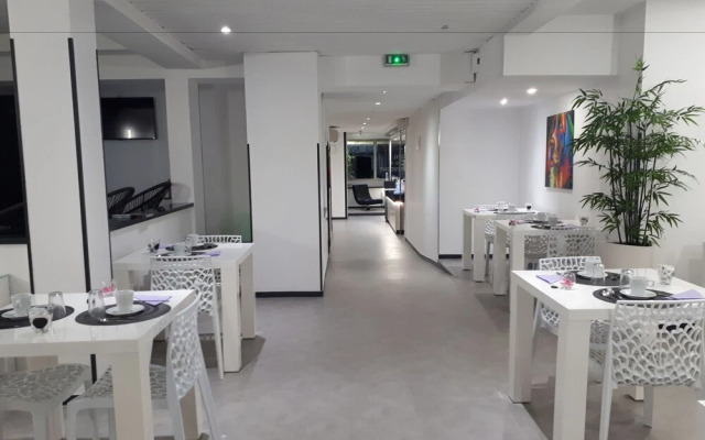 Le President Hotel