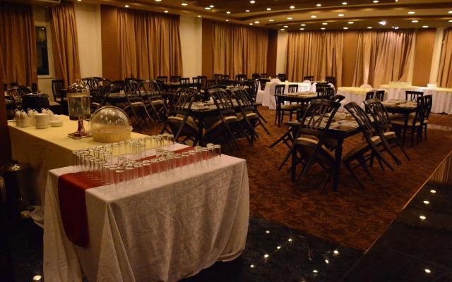 Sandy Le Oriental Hotel