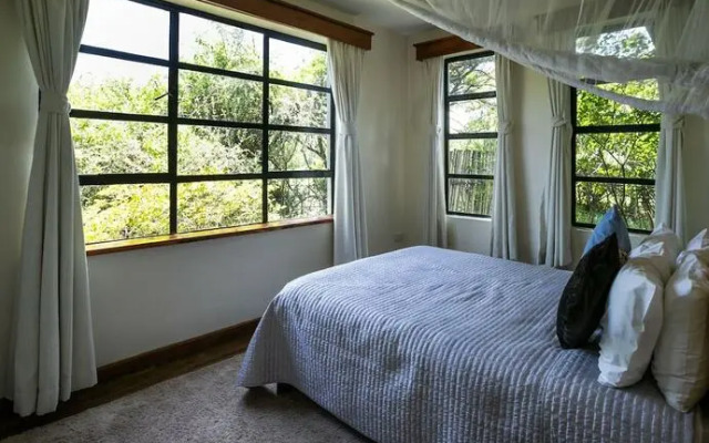 Punda Milias Nakuru Camp