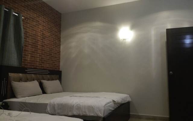 Elegant Palace Guest House