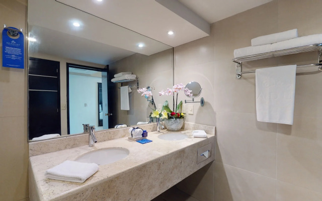 Отель Seadust Cancun Family Resort