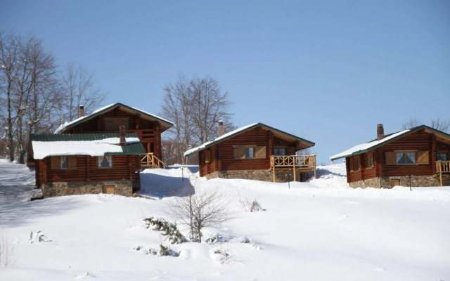 Sfendamos Wood Village