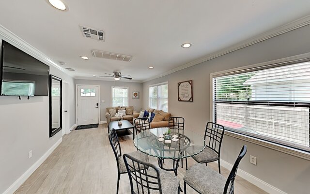 Lovely Old Seminole Heights With Grill & Deck 3 Bedroom Home