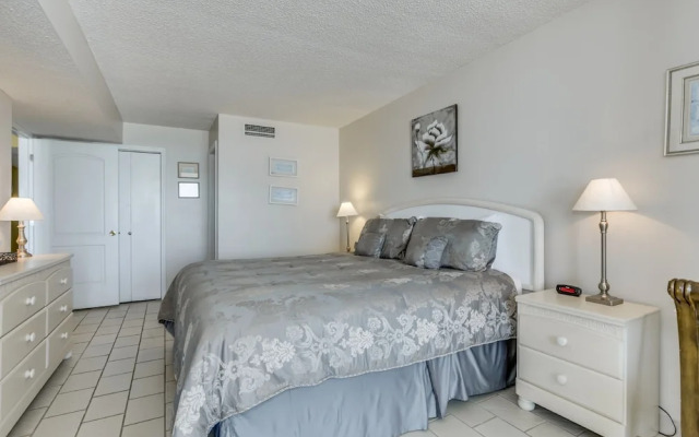 Private 3BR's at Palms by Hosteeva