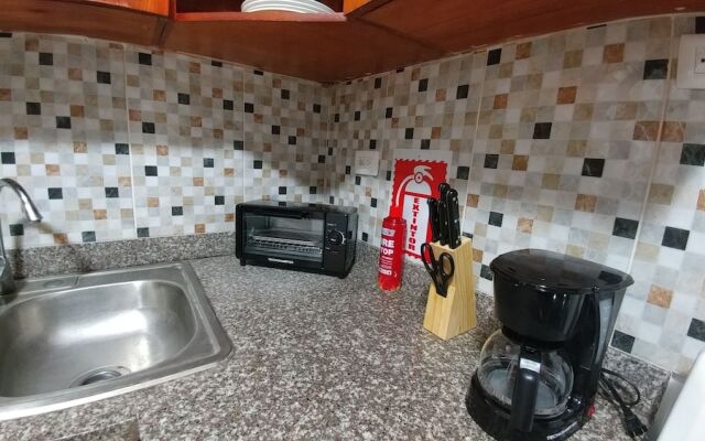 Tropical Condo BBQ Pool 5min to Airport