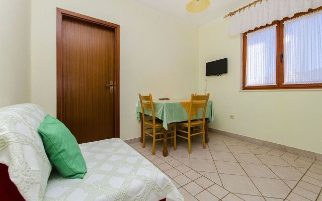 Apartments Toni Sea view