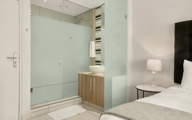 Easy Stay - The Tyrwhitt
