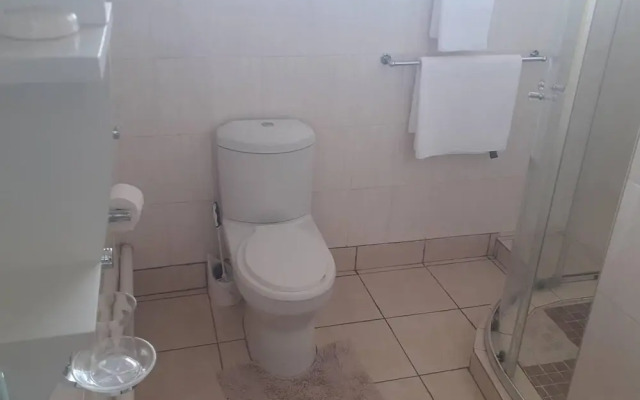 Spacious Executive Holiday Apartment In Bulawayo