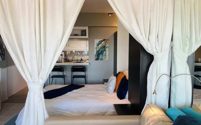 Shoreline Studio Condo for 4