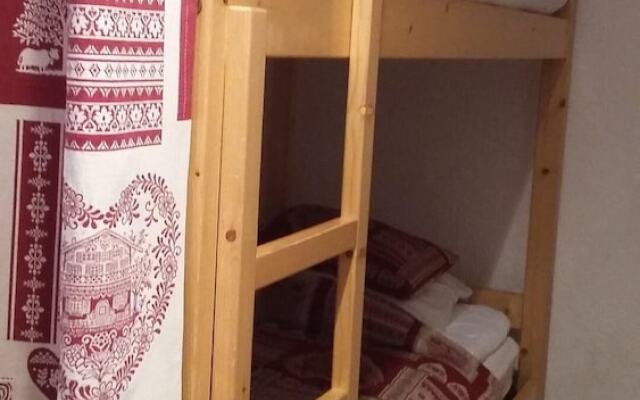 Tigny37 Studio Cabin 4 People 2 Exposed South-east