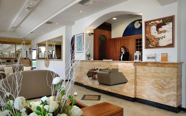 Hotel Ascot