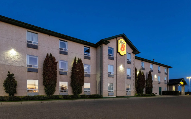 Super 8 by Wyndham Prince Albert