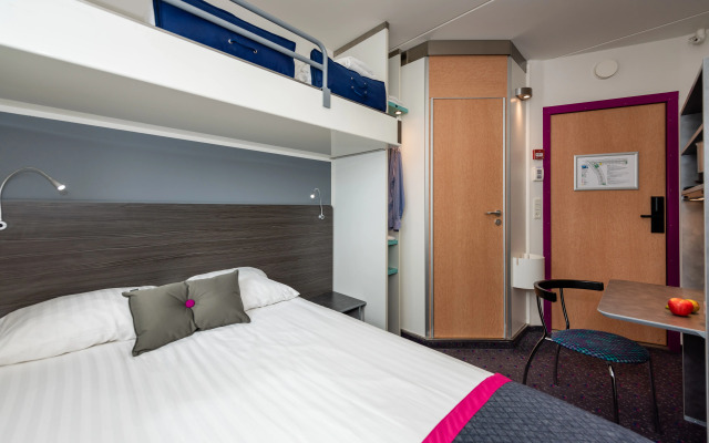 CABINN Metro Hotel