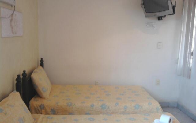 Hotel y Hostal Casa Risueño