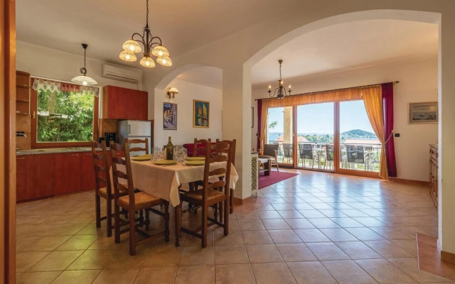 Stunning Home in Preko With 3 Bedrooms and Wifi