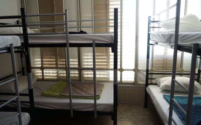 Amigos-Hostel Tel-Aviv Adults Only 18-49