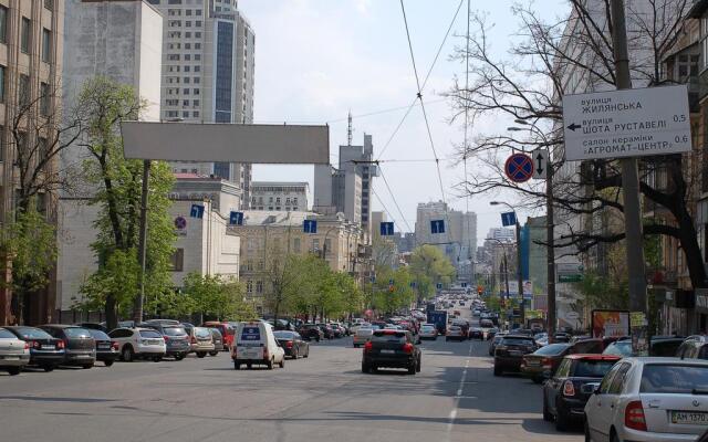 Kiev Accommodation Apartment On Antonovycha St.