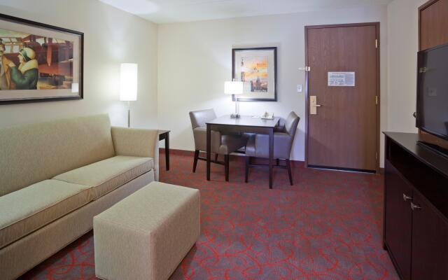 Holiday Inn Express & Suites Bloomington - MPLS Arpt Area W, an IHG Hotel