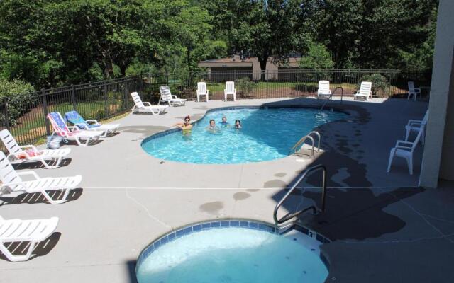 Gatlinburg Chateau 407