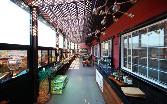 Tongyoung Badawa Shiinn Pension