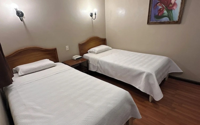 Hotel & Suites El Quijote