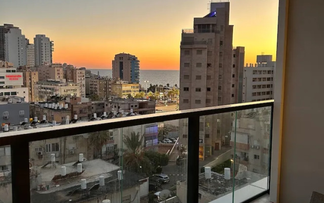 Sea Breeze Netanya Retreat by Sea N Rent